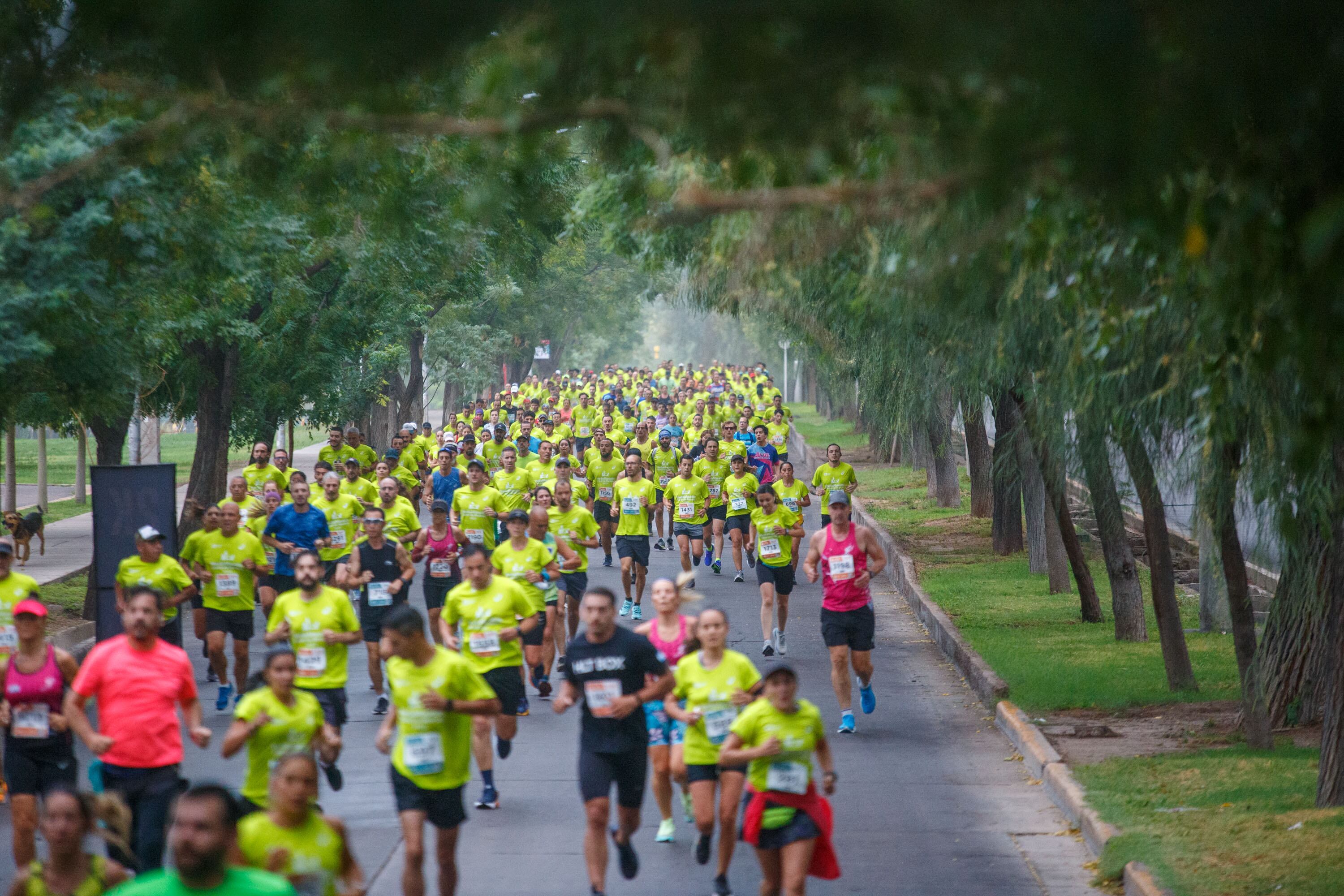 Los lugares emblemáticos de la ciudad fueron recorridos por los más de 2 mil atletas.