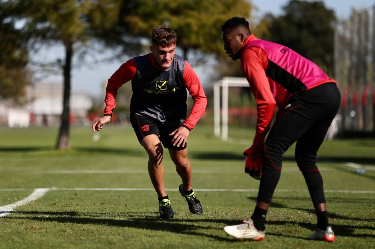 El zurdo firmó su primer contrato a principios de año.