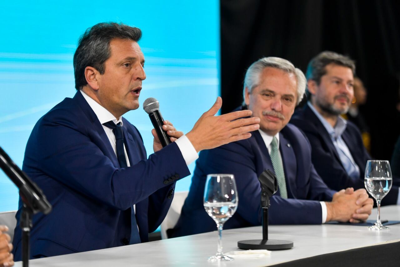 El ministro de Economía, Sergio Massa, junto al presidente Alberto Fernández. 