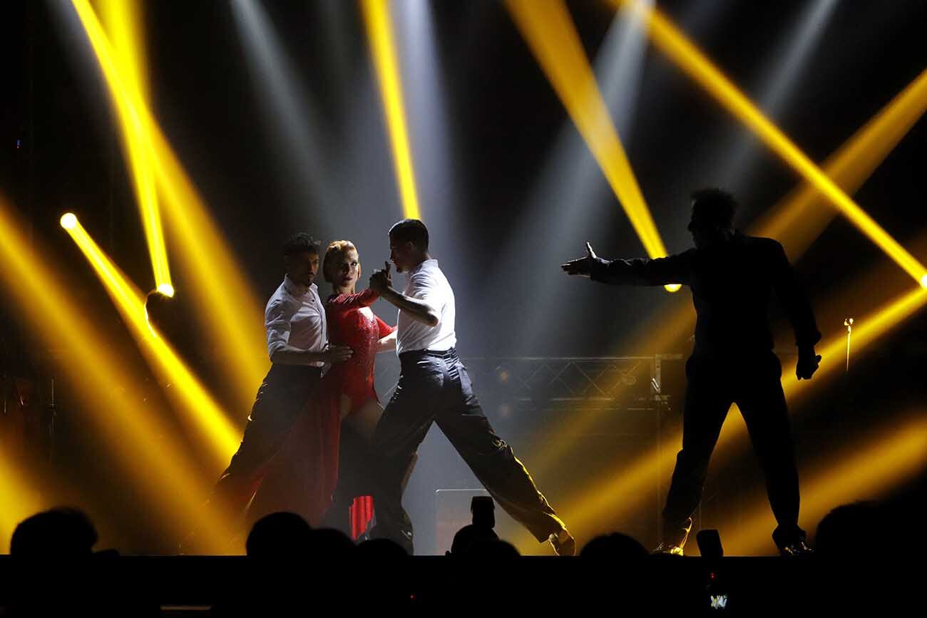 Bien Argentino show creado por Ángel Carabajal comienza hoy una nueva temporada de verano en  Villa Carlos Paz.Foto La Voz