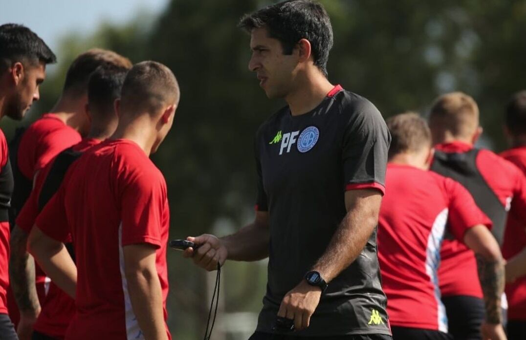 Franco Javier Bianchi se sumó al cuerpo técnico del Tomba luego de trabajar en Belgrano de Córdoba.