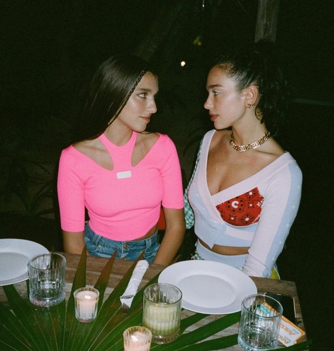 Rina, la hermana menor de Dua Lipa