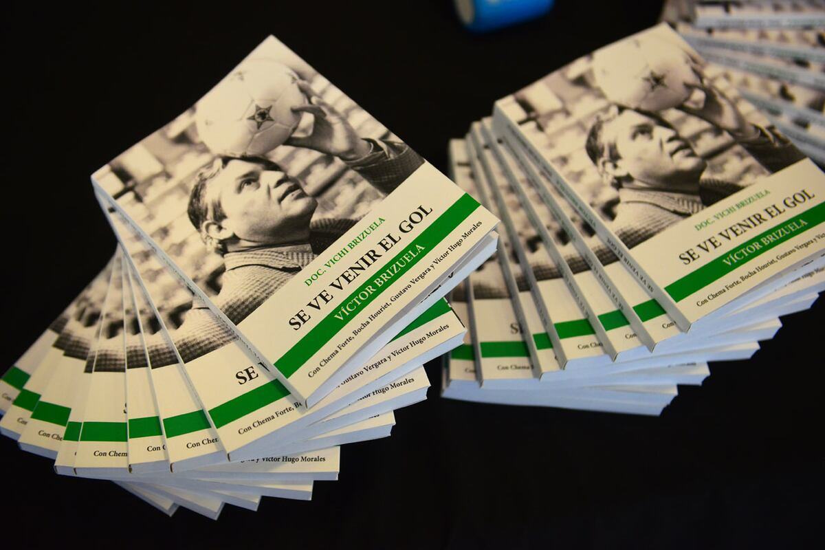 Fútbol de Córdoba: la venta del libro de Víctor Brizuela, un aporte millonario para Bella Vista