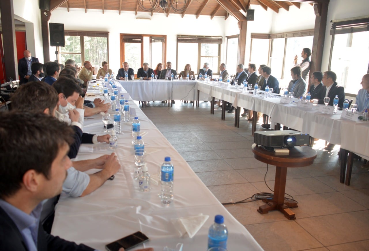 Así fue el encuentro en Tandil de los embajadores junto a empresarios locales.