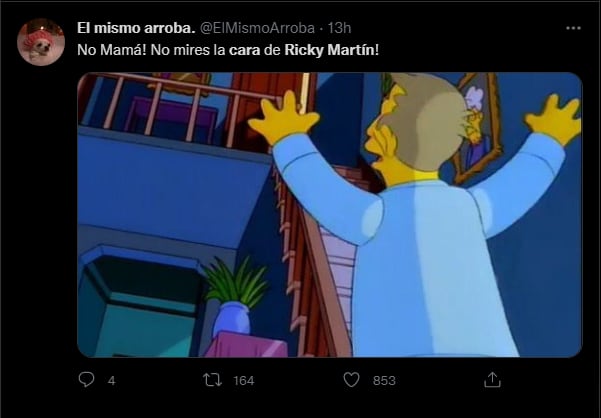 Twitter se llenó de memes tras la aparición del cantante.