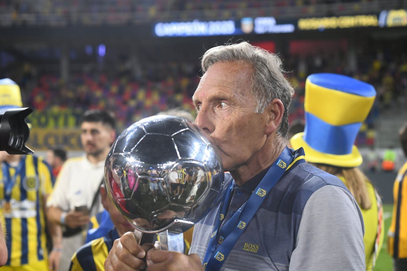 Postal de Miguel Ángel Russo habló luego salir campeón de la Copa de la Liga con Rosario Central. (Prensa Rosario Central)