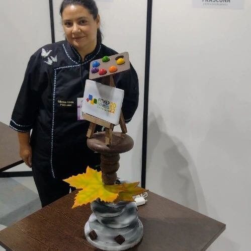 Para salir del paso y no quedar fuera del torneo, Silvina Sosa realizó esta nueva escultura.