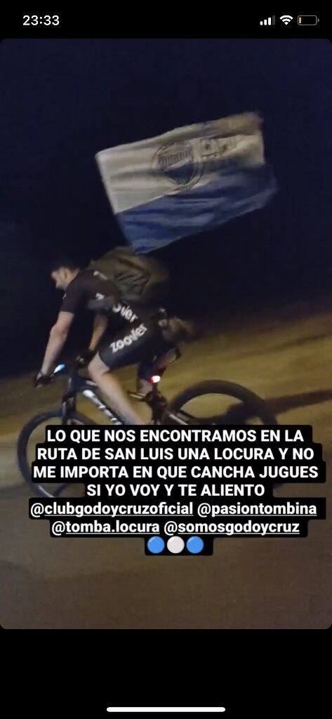 El hincha de Godoy Cruz que viajó a Villa Mercedes para alentar al Tomba en la Copa Argentina.