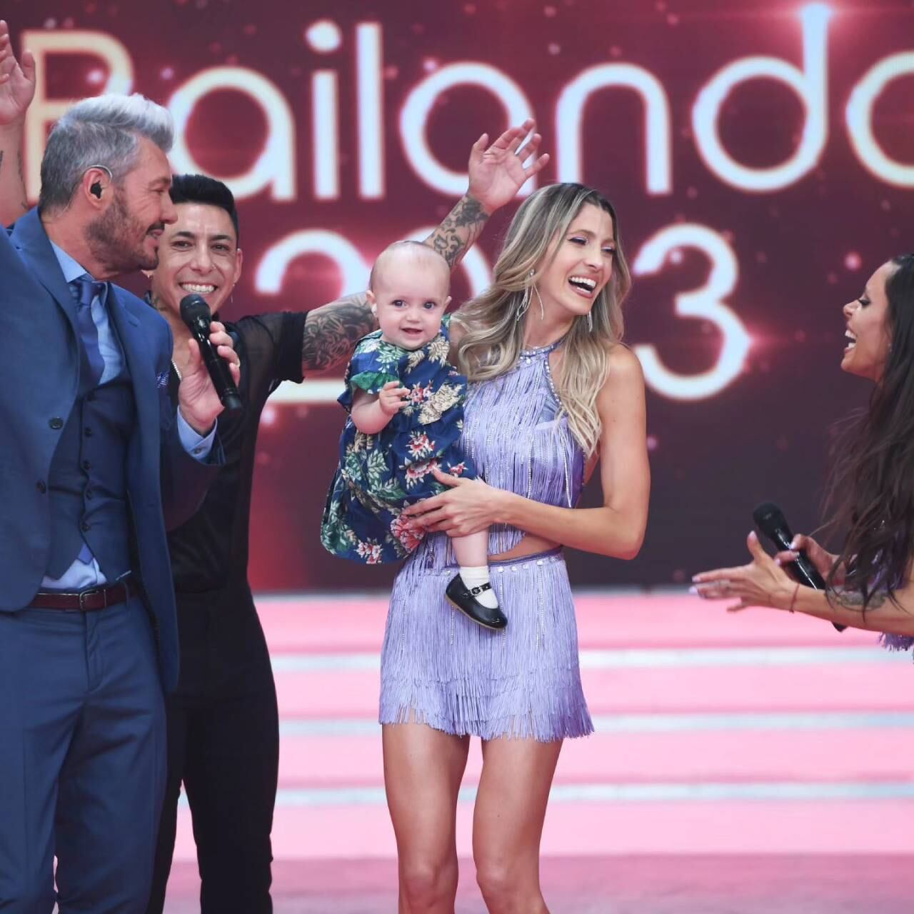 Cande Ruggeri bailó salsa de a tres con Brian Sarmiento y Soledad Bayona.