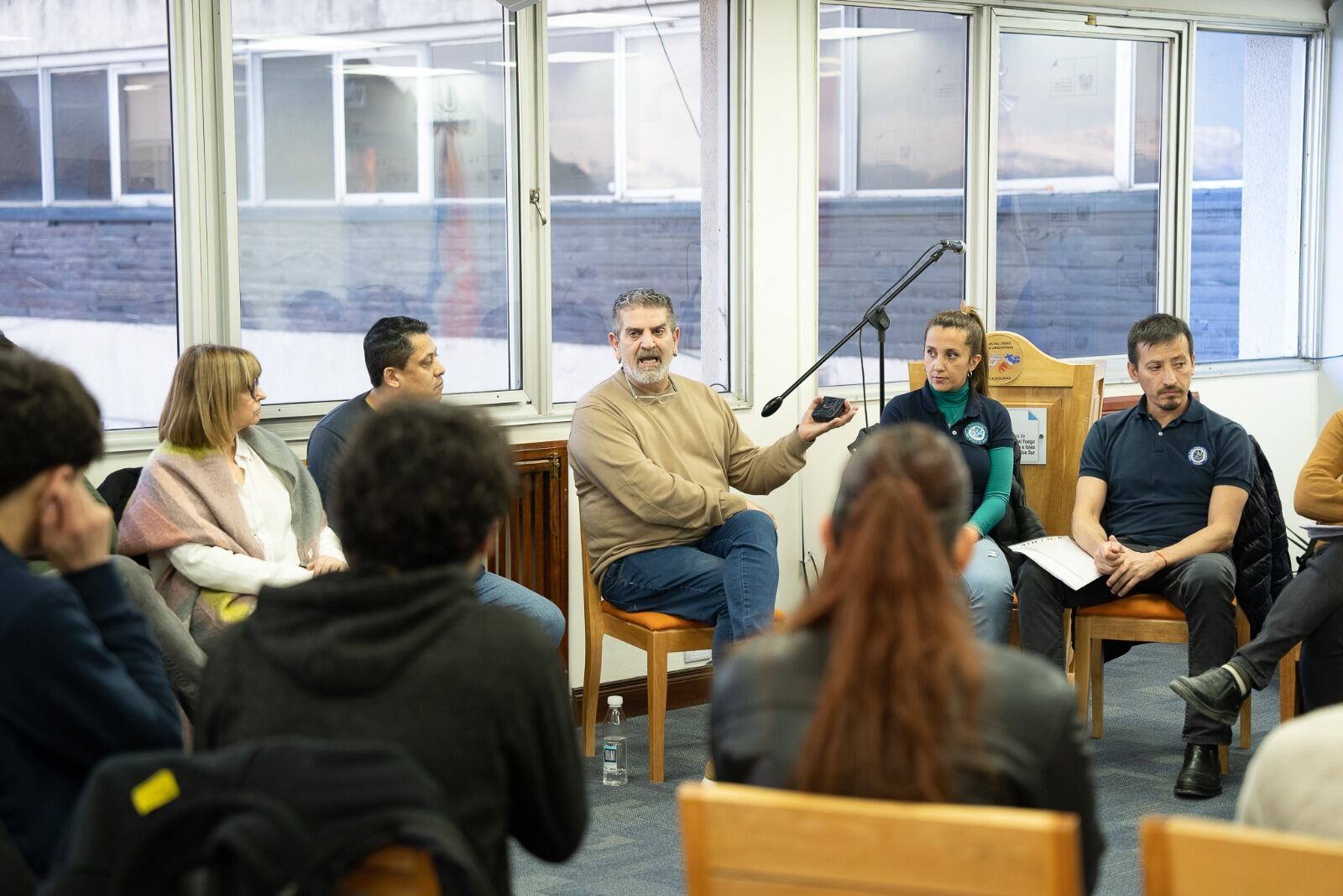 Estudiantes del Colegio Polivalente de Arte de Ushuaia y del Arko visitaron la Casa de Gobierno