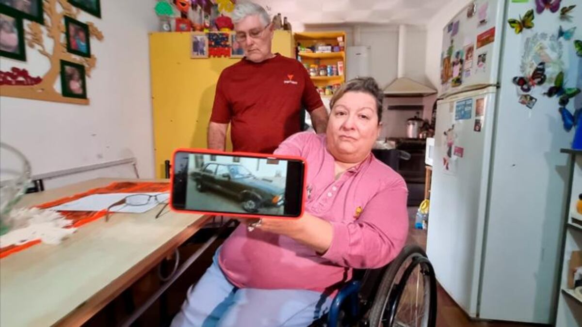 Le robaron su auto adaptado a metros de un hospital: el ruego de una cordobesa que pide que se lo devuelvan