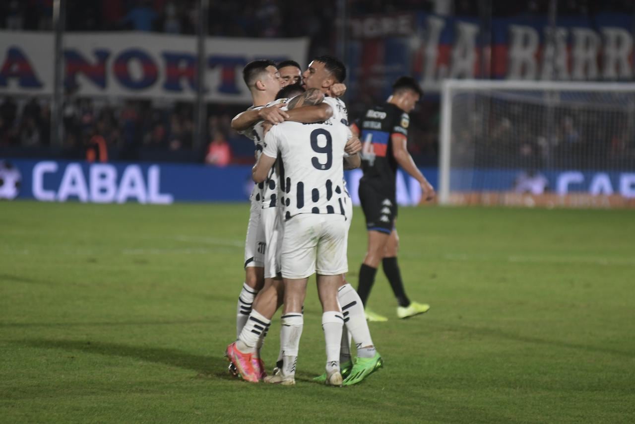 Talleres se impuso 3-1 a Tigre, de visitante, por la Liga Profesional. (Federico López Claro / La Voz)