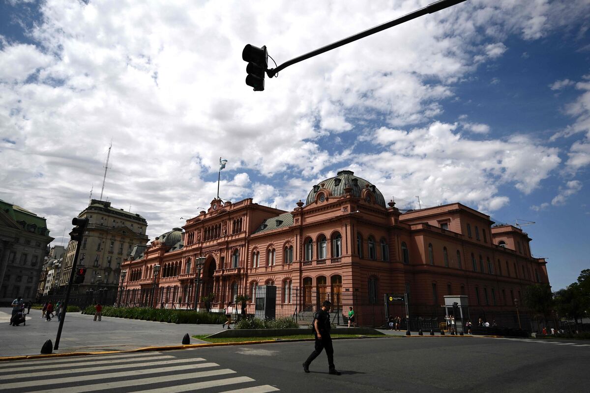 Insólito: el Gobierno de Milei difundió un video sobre “las ruinas” en Casa Rosada y luego lo borró