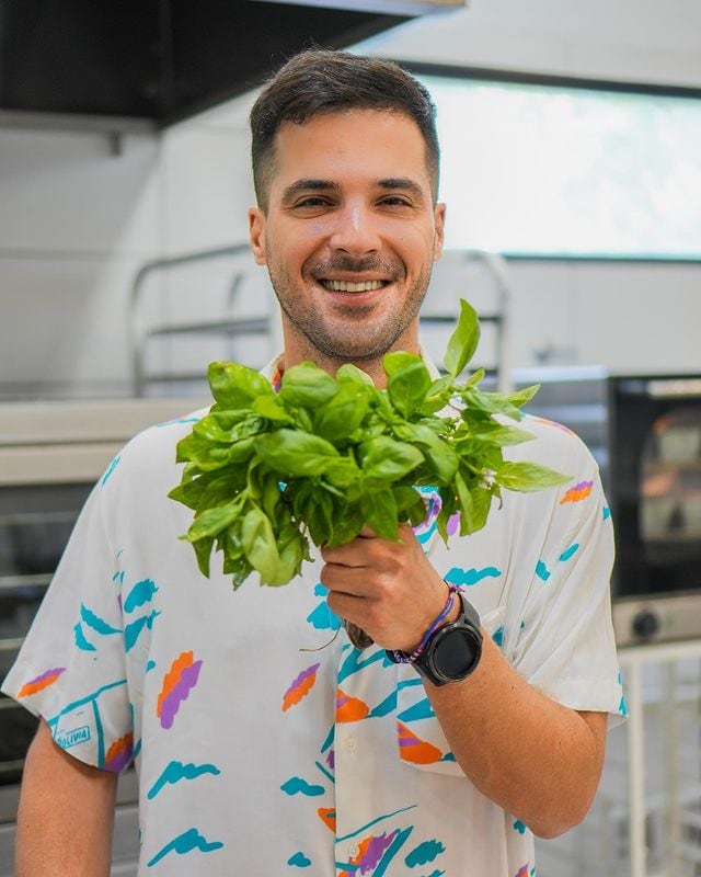 Alejo tiene su emprendimiento de catering.