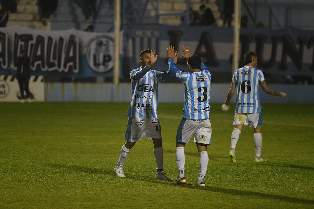 Racing derrotó Patronato por 1 a 0 en el Miguel Sancho ( Ramiro Pereyra/ La Voz)