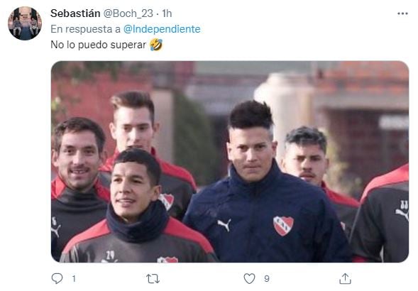 Sebastián Sosa apareció con pelo y hay memes.