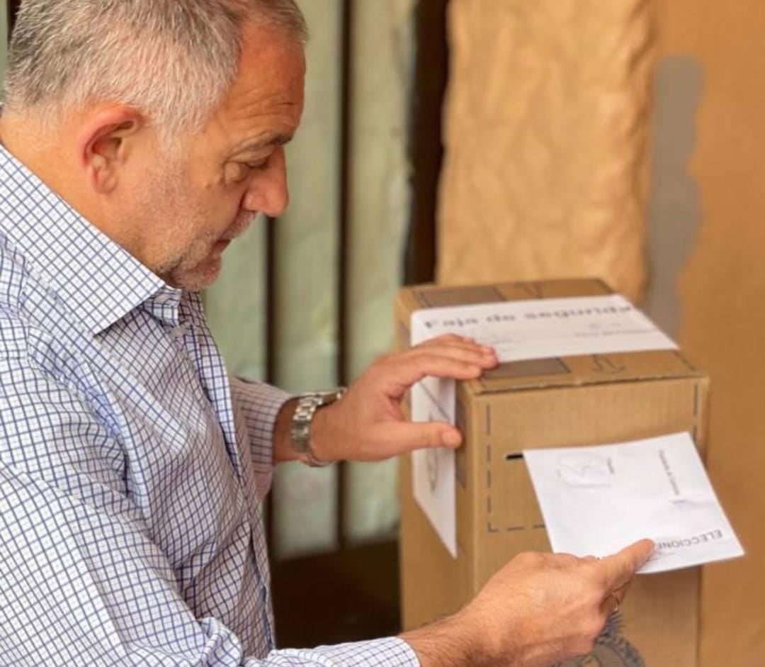 Luis Juez votó en Córdoba.