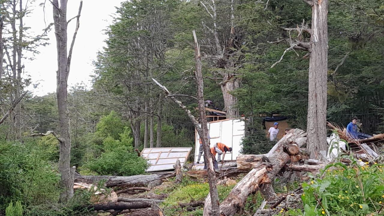 Ushuaia: desarman 12 ocupaciones en un sector de Peniel en Andorra