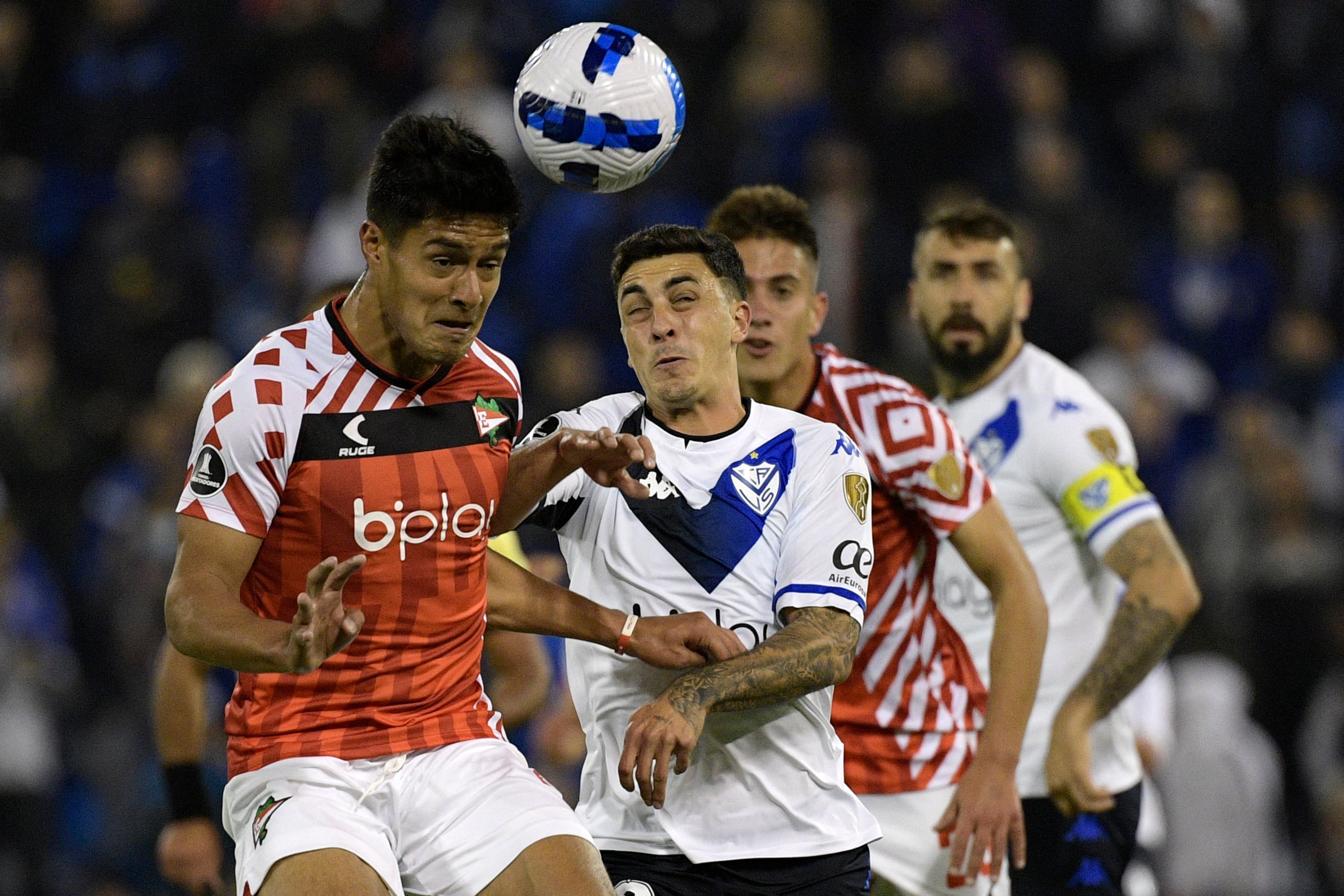 Estudiantes y Vélez accedieron a la siguiente instancia de la Copa Libertadores.