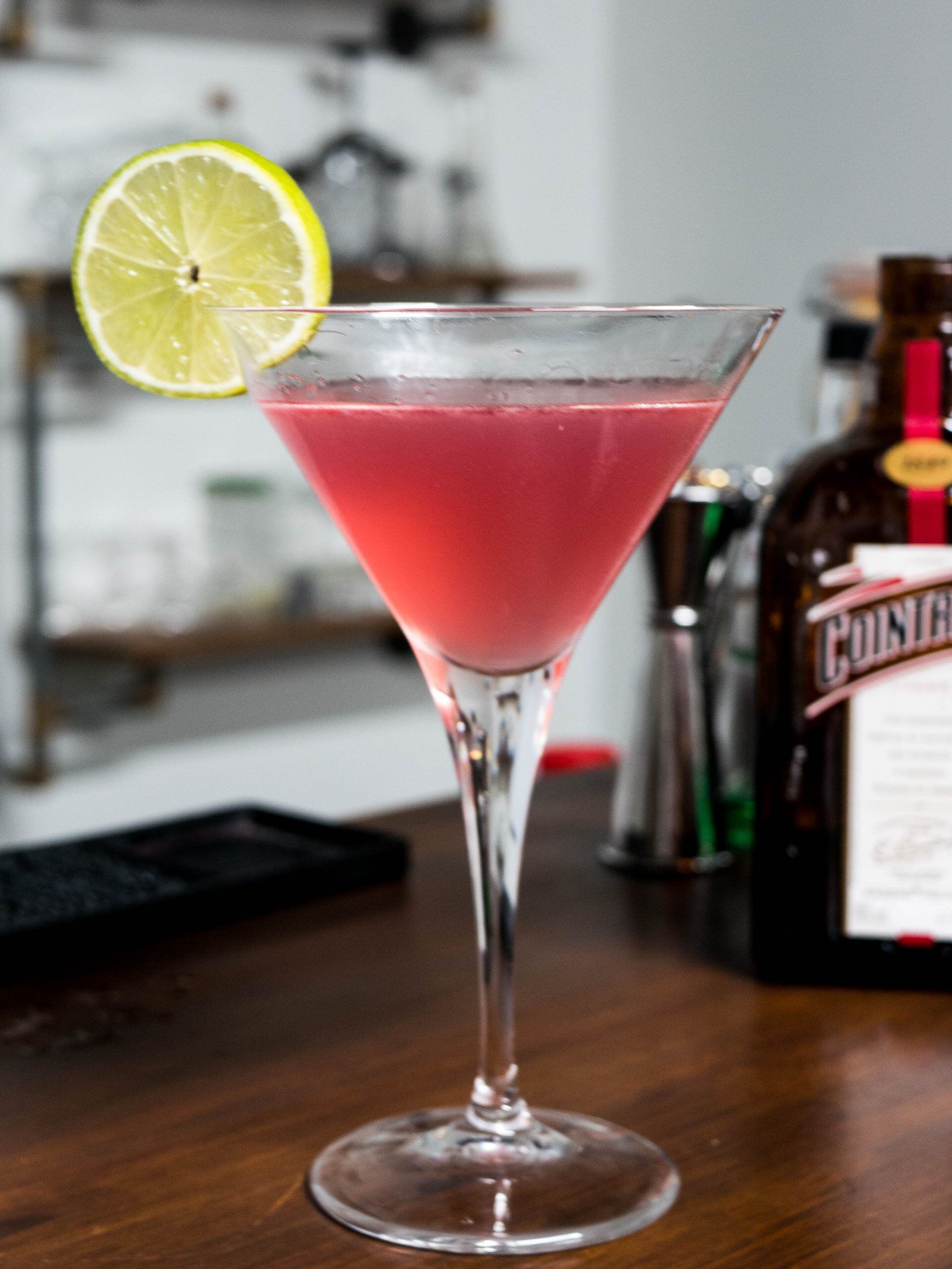 Cosmopolitan, un cóctel con múltiples orígenes.