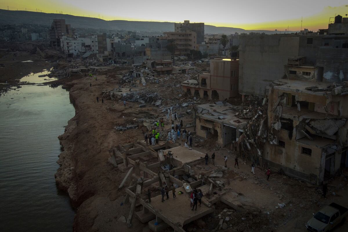 Inundaciones en Libia: sin esperanzas de encontrar sobrevivientes, llega la ayuda internacional al país