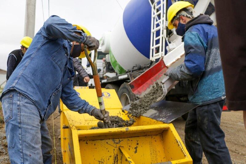 Comenzó la construcción de cordones en el B°UOM Circunvalación