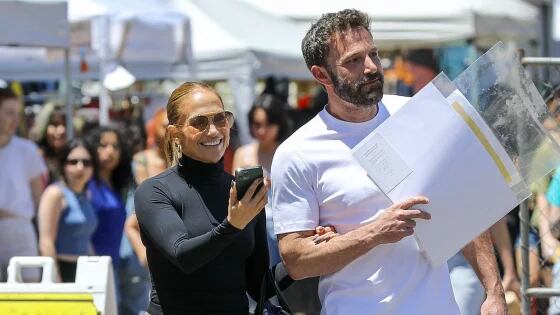 Jennifer Lopez y Ben Affleck pasearon por un mercado de pulgas