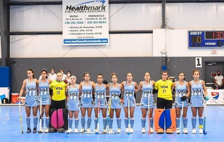 Las chicas lograron ocupar un lugar en el podio, que significó mostrar nuestros colores en lo alto de la gloria deportiva, en tierras extranjeras.