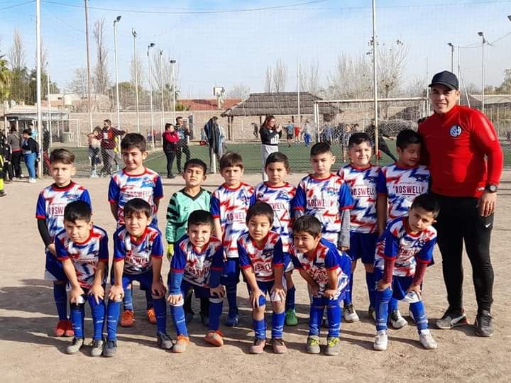 El profe, Diego Medina con una de las categorías de El Ciclón. 