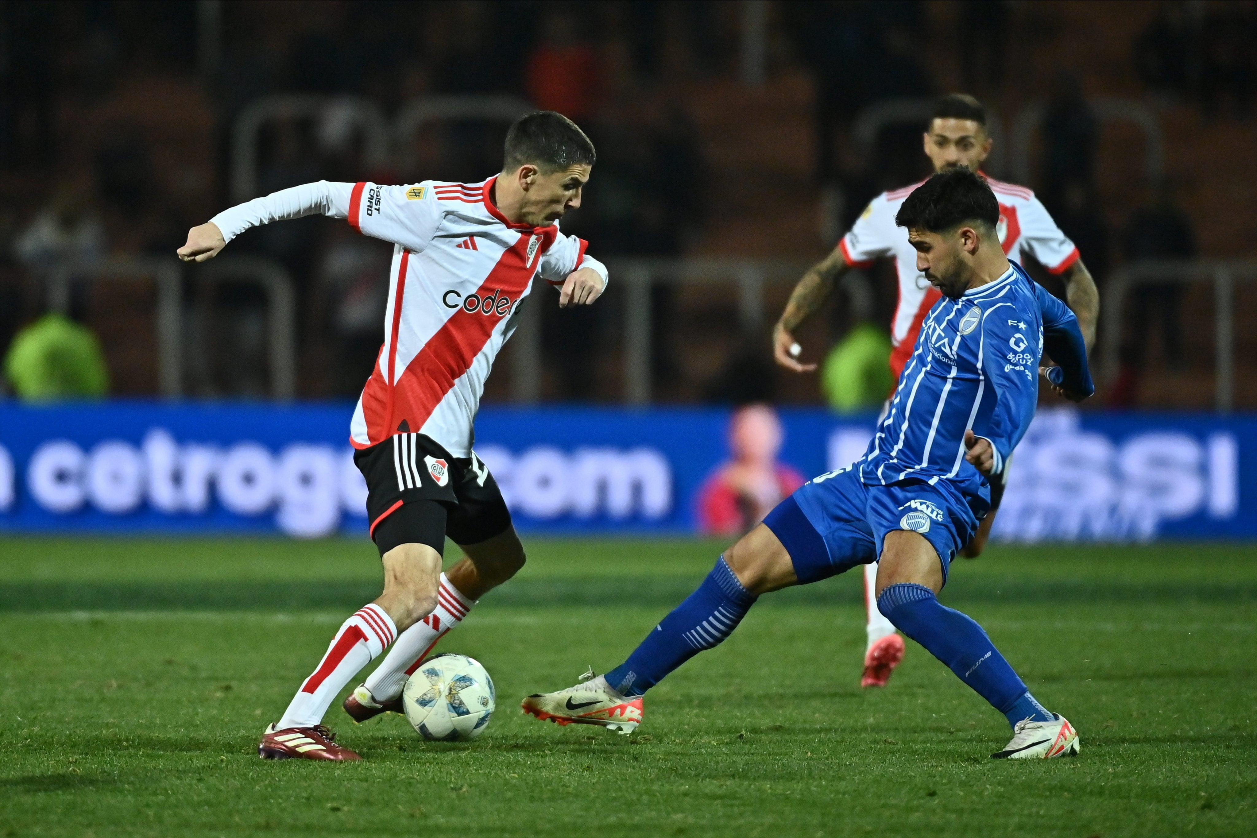 Nacho Fernández ante Godoy Cruz (River)