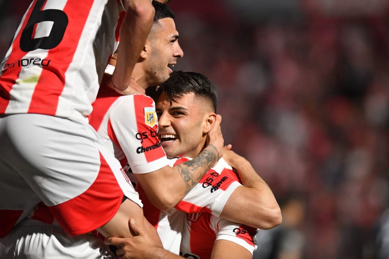 Instituto venció 2 a 0 a San Lorenzo en el Monumental de Alta Córdoba.  (Facundo Luque / La Voz)