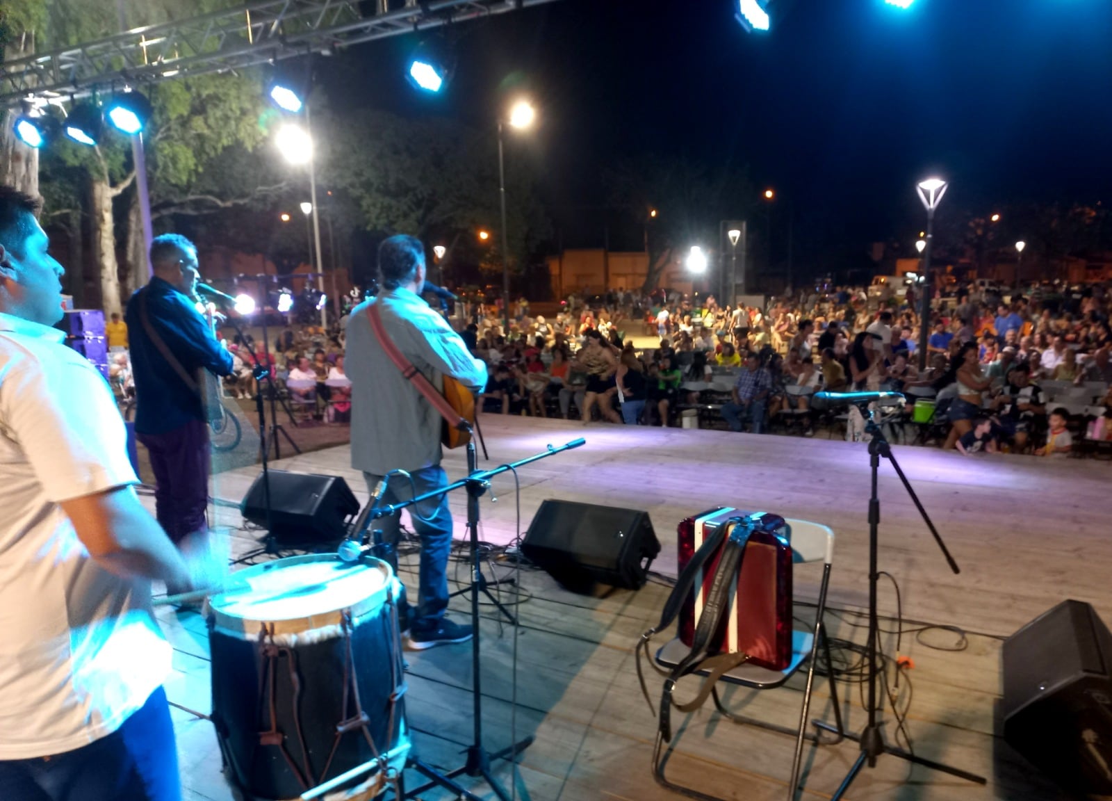 Con el Festival de Folclore, terminó el "Verano Acá"