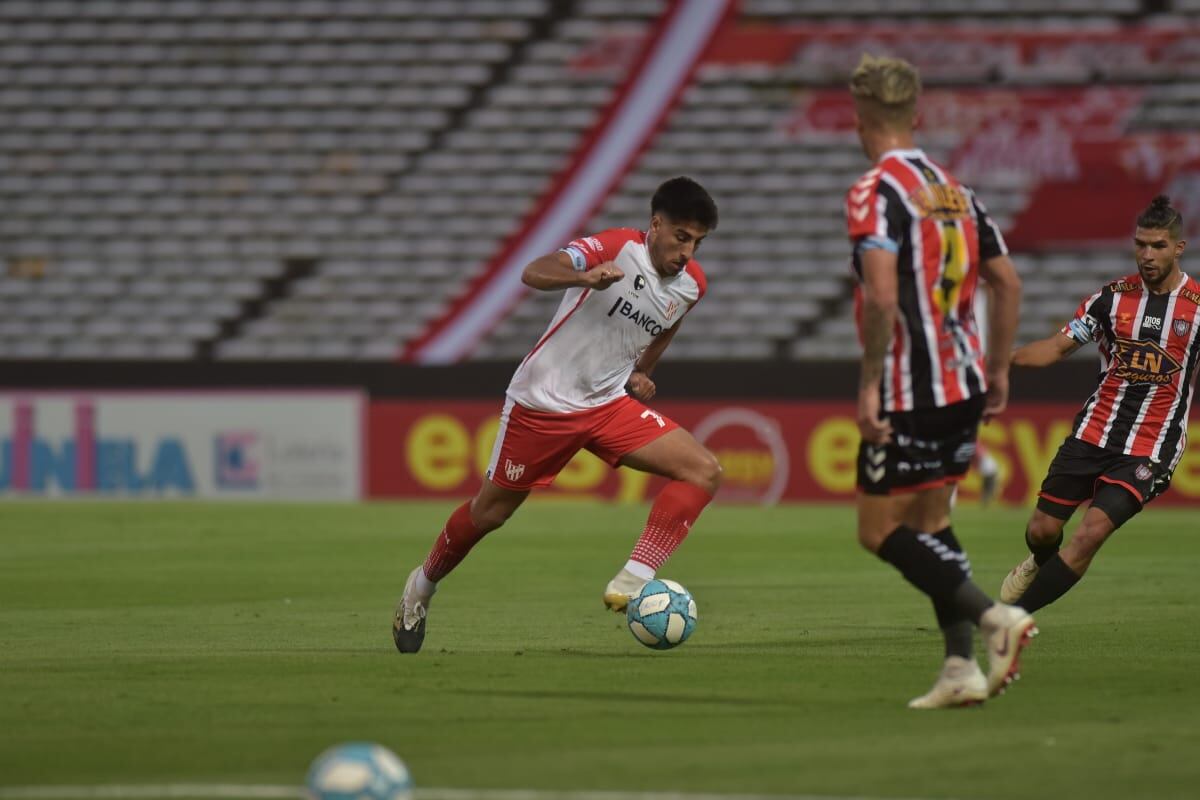 Instituto pegó primero, pegó dos veces y le ganó a Chacarita