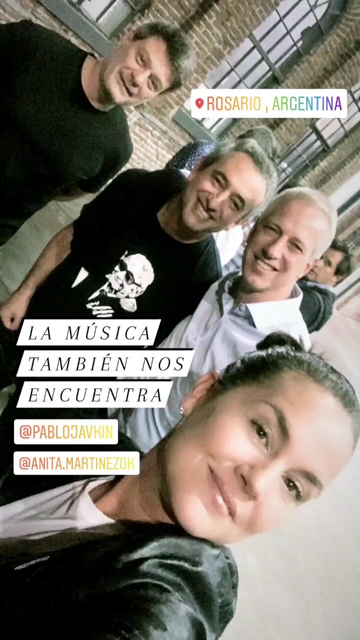 Anita Martínez sacó la foto con Scarpin y Javkin en el centro del cuadro.