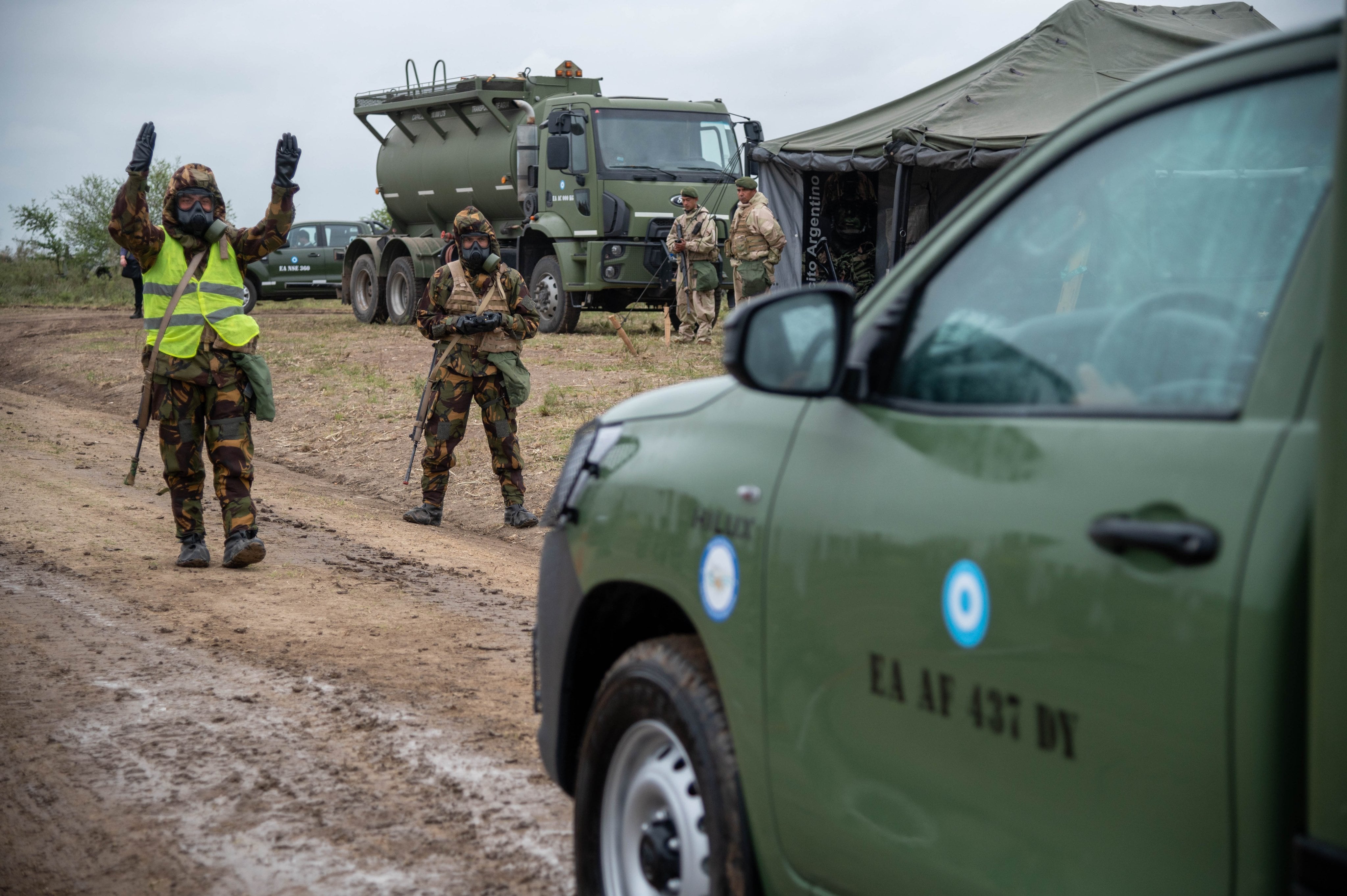 Jorge Taiana en el  ejercicio de adiestramiento del Ejército Argentino en Entre Ríos