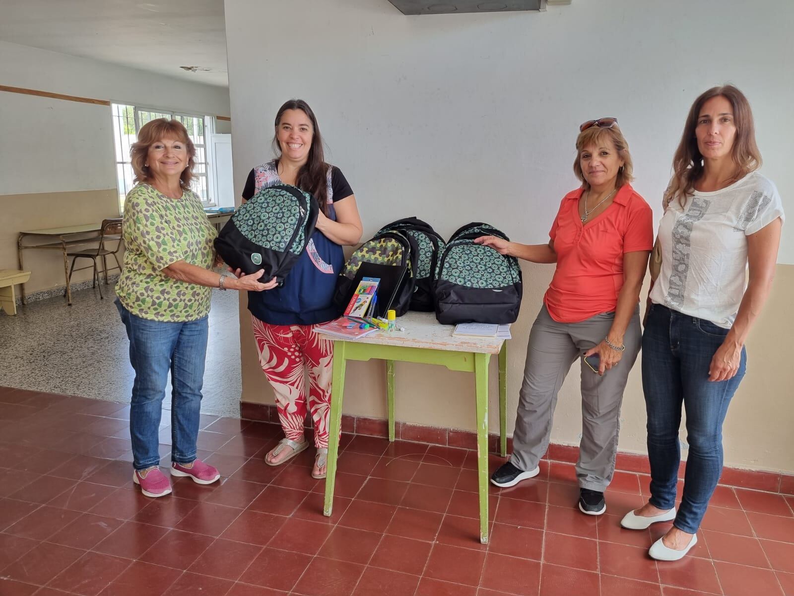 Mujeres Coop Tres Arroyos entregaron lo recaudado en las Caminatas Solidarias