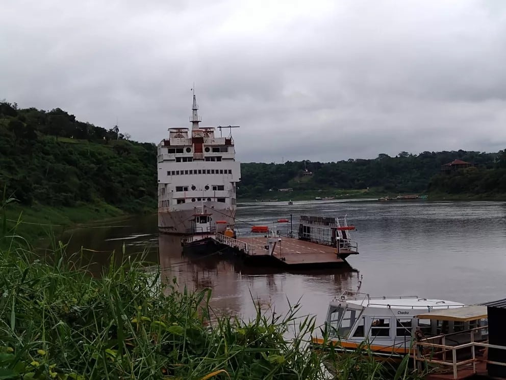 Buscan a un hombre que cayó a las aguas del rio Iguazú.