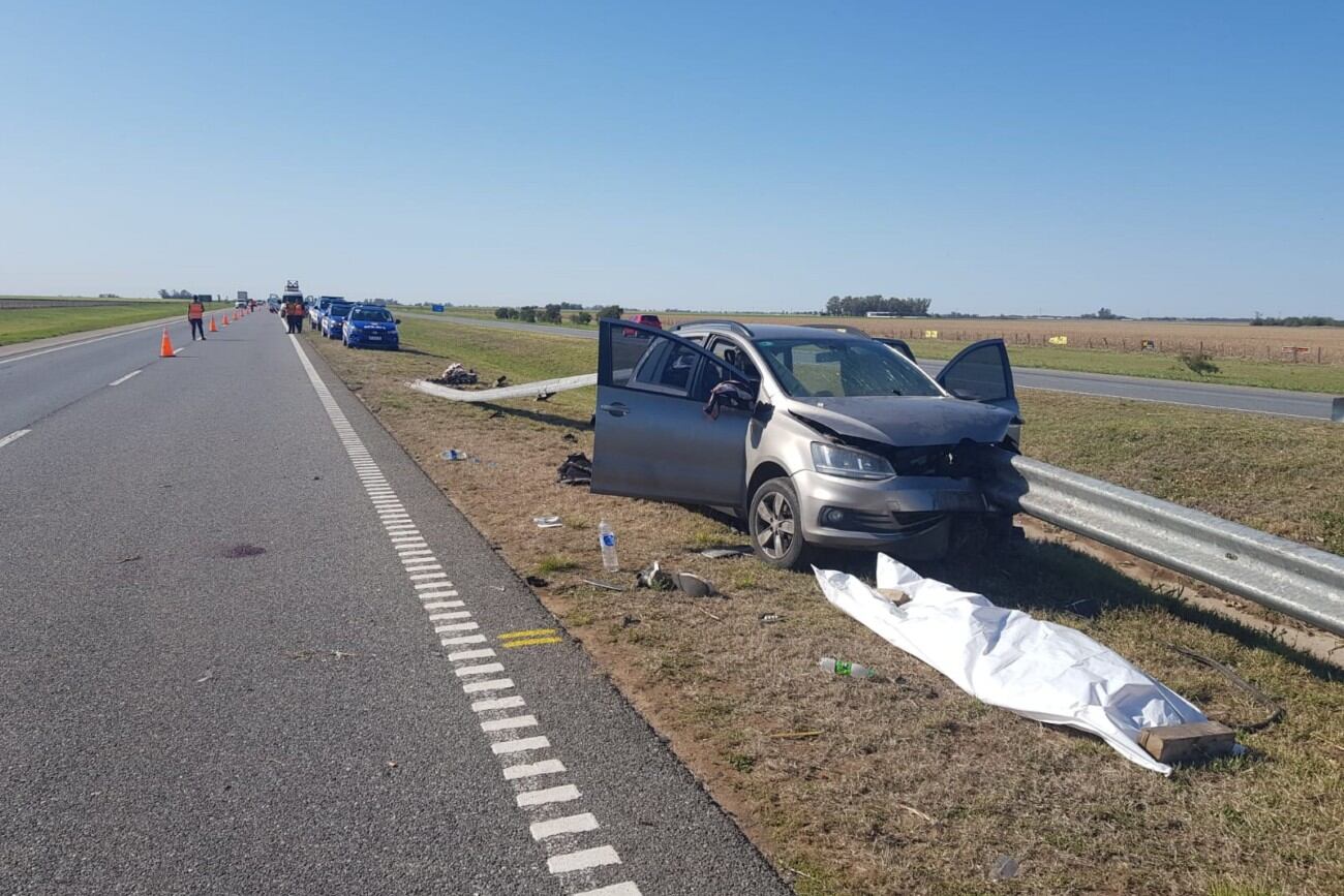 TRAGEDIA. El auto en el que viajaban los hinchas de Talleres (Nicolás Bravo/LaVoz).