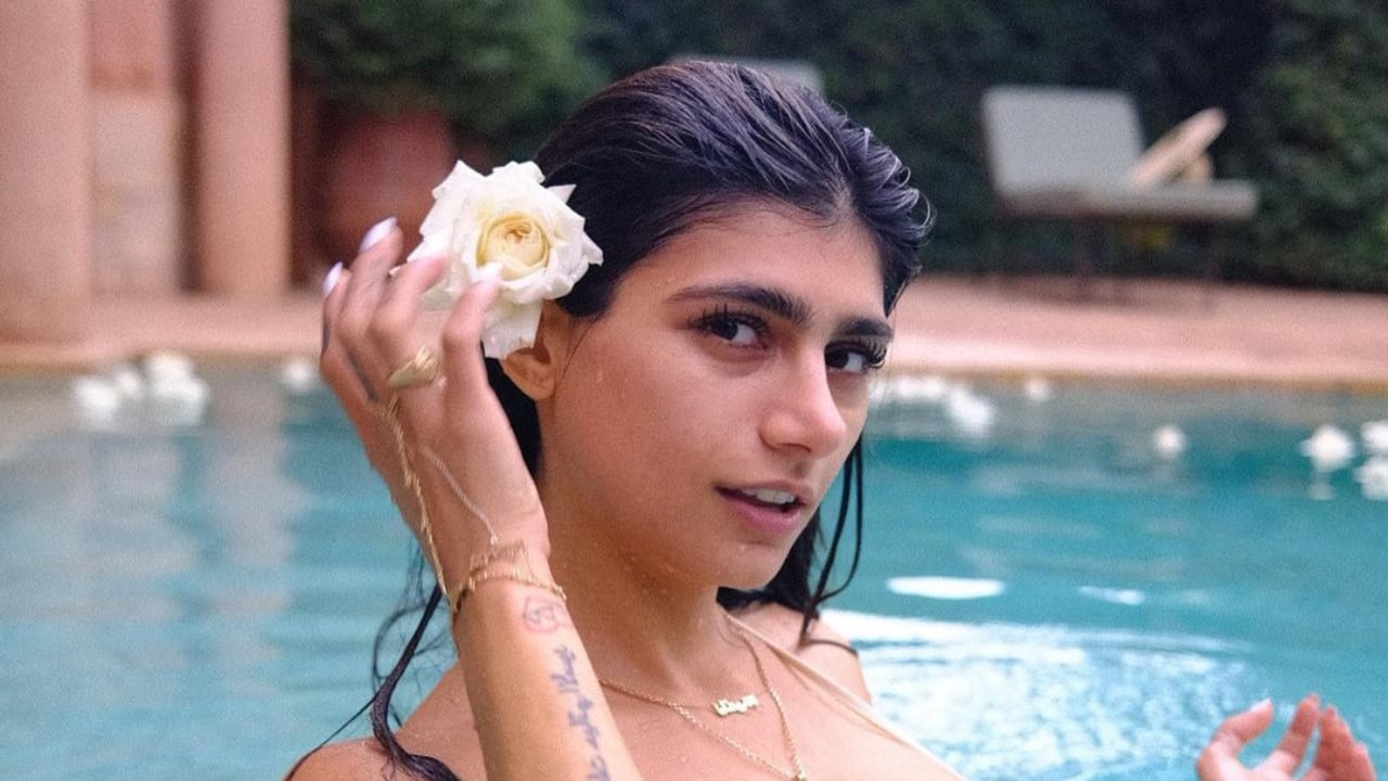 Mia Khalifa cautiva a sus 27.7 millones de seguidores.