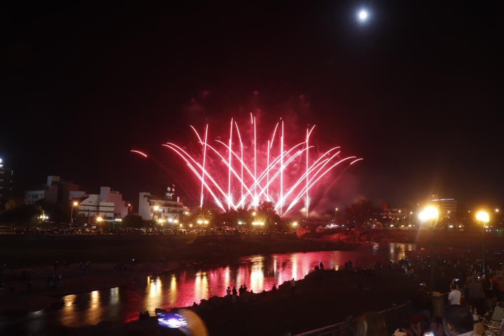 Así se vivieron los primeros minutos del 2021 en Villa Carlos Paz.