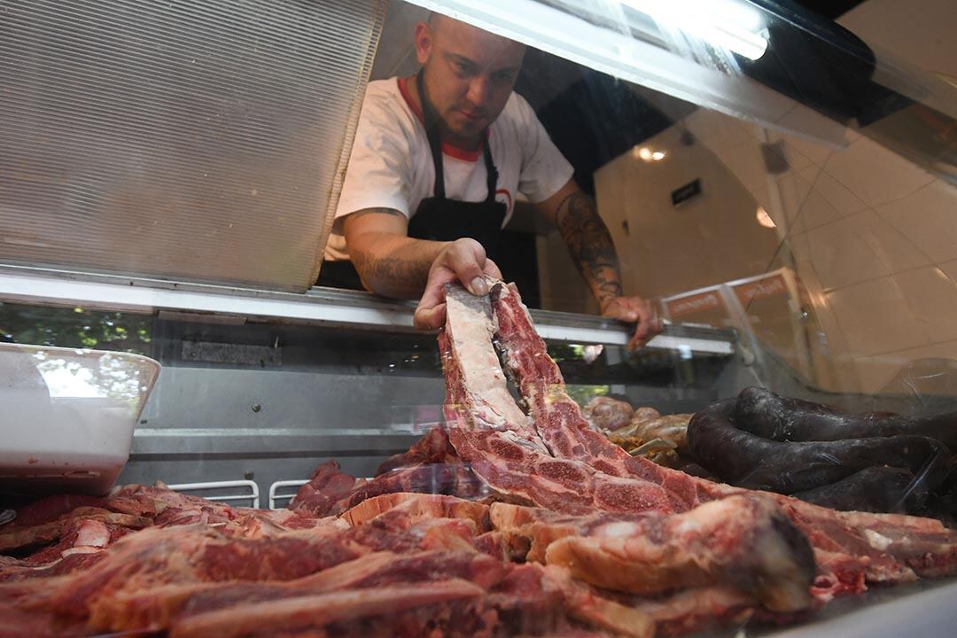 Có0mo prevenir diversas enfermedades como triquinosis, brucelosis o hidatidosis, síndrome urémico hemolítico, entre otras, por el consumo de la carne.