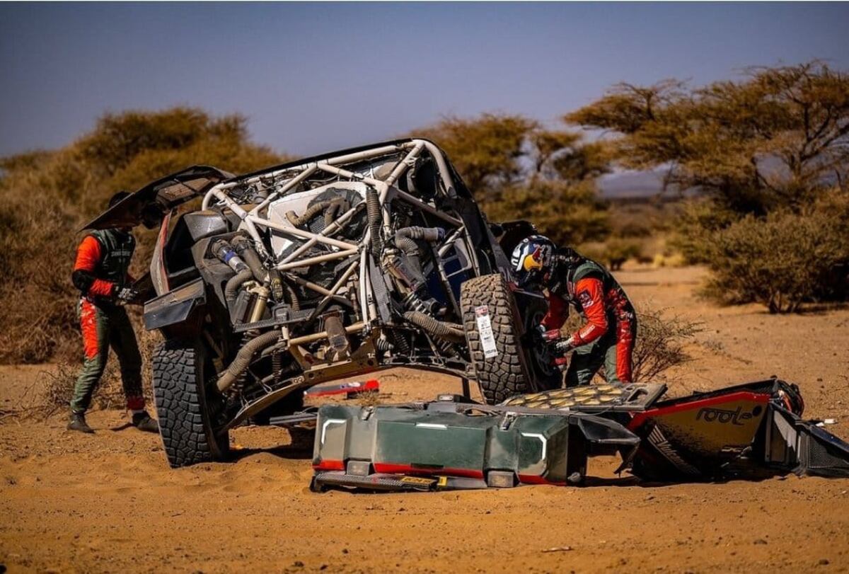 Rally Dakar 2025: Loeb no fue autorizado a continuar en carrera después de su fuerte vuelco