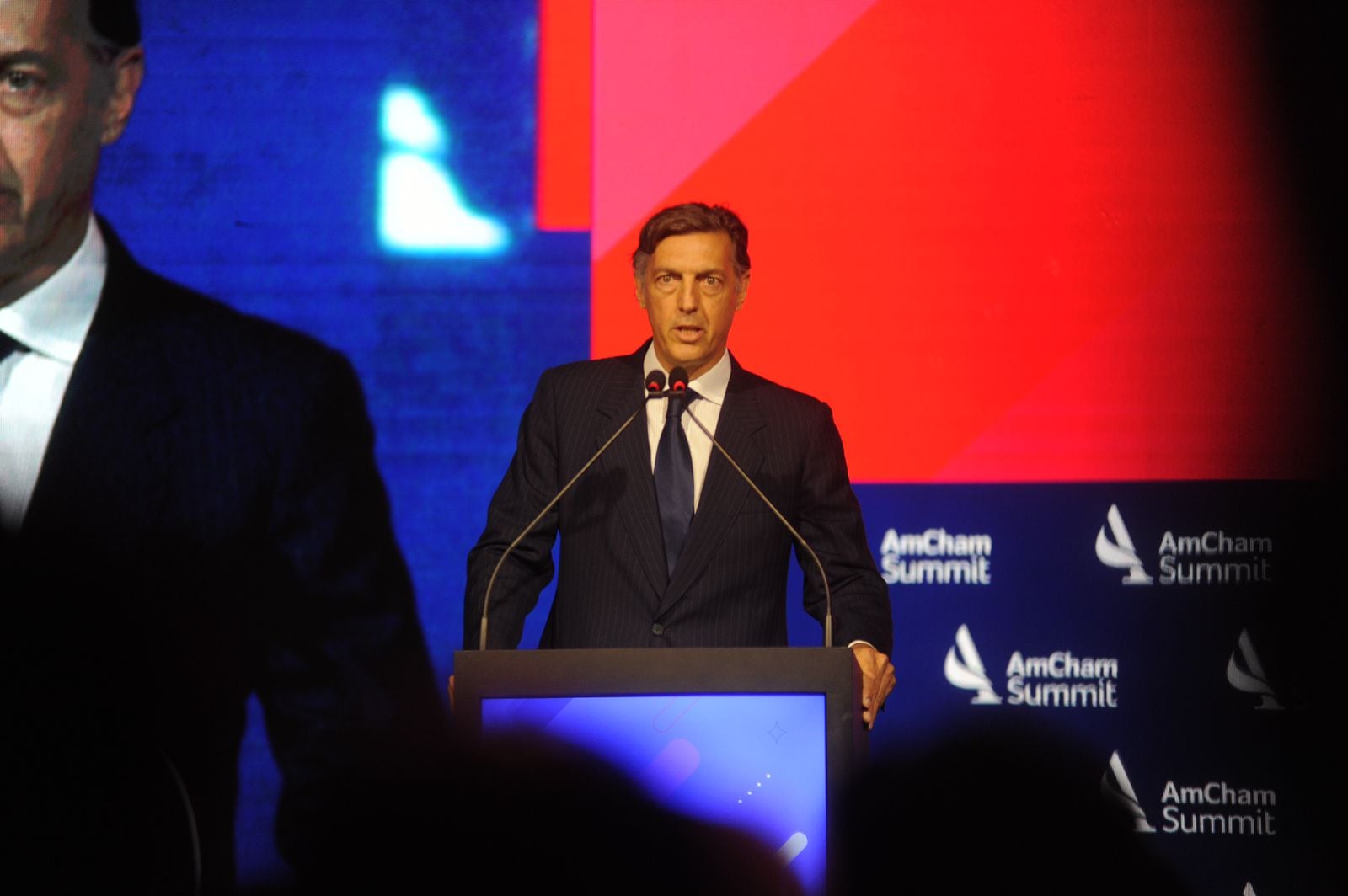 El presidente de la la Cámara de Comercio de los Estados Unidos en la Argentina (Amcham Argentina), Facundo Gómez Minujin, cuestionó hoy el rol de los "empresarios prebendarios",