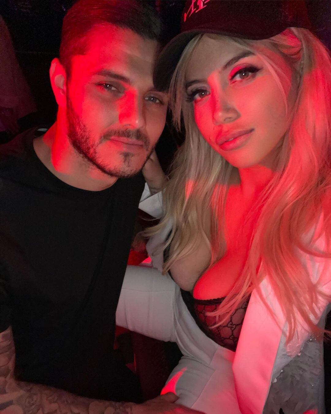 Mauro Icardi compartió fotos con Wanda Nara después de los mensajes