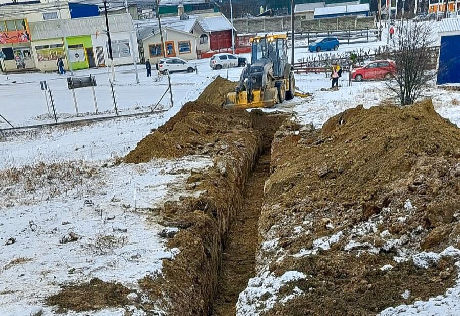 La DPOSS realiza obras en Tolhuin. 