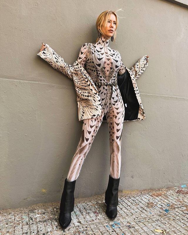 Nicole Neumann lució un estilo "full estampado" y enamoró a todos.