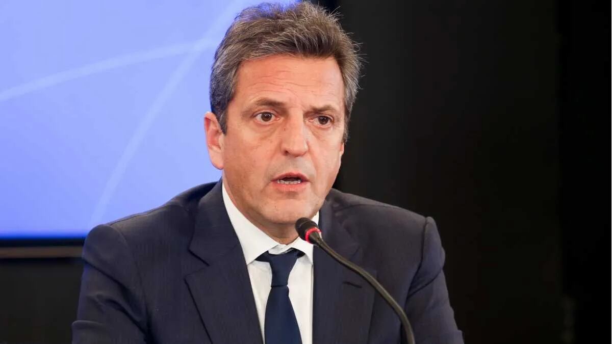 Sergio Massa anunció un bono de $10 mil por tres meses y un aumento de 15,6% para jubilados y pensionados
