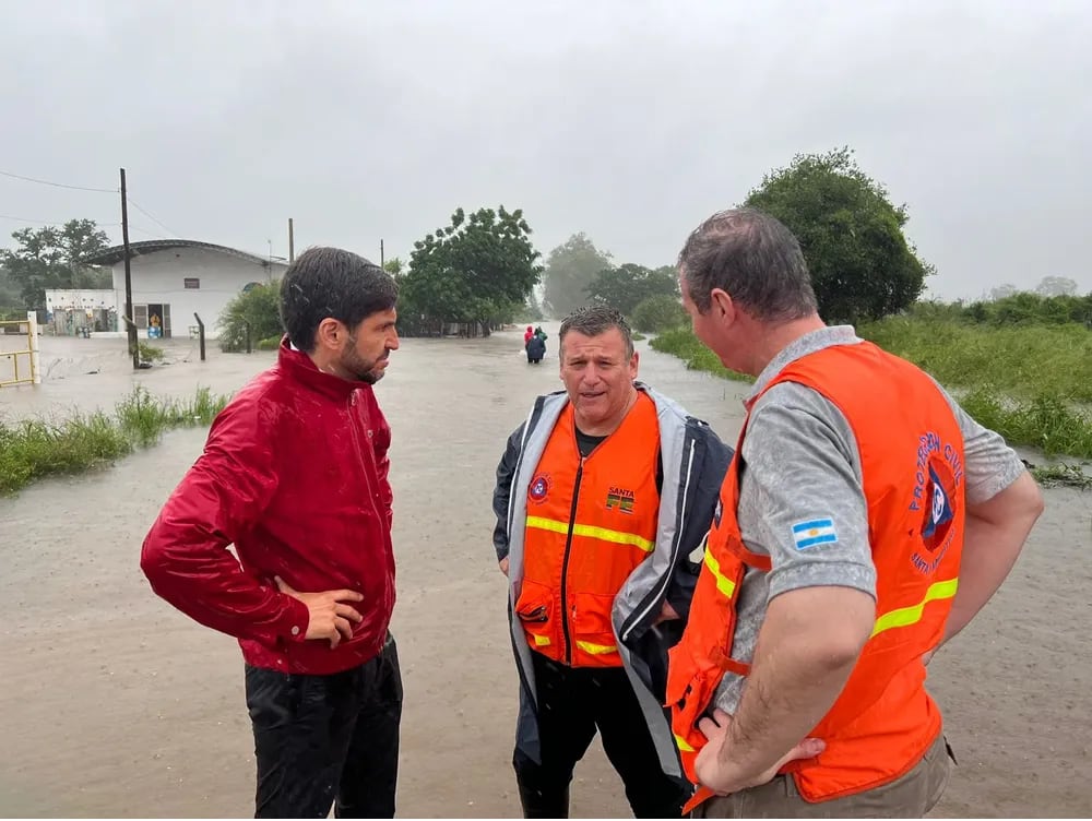 Pullaro encabezó un comité de crisis durante su paso por la zona.