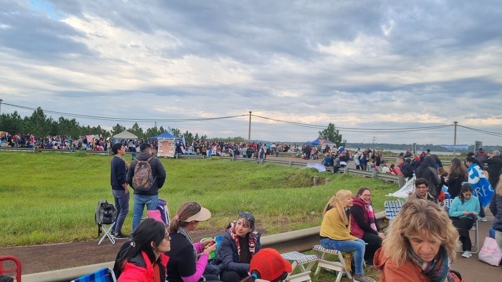 Las movilizaciones se realizan sobre la Ruta 12, a la altura del arroyo Garupá. También en Iguazú y Puerto Libertad