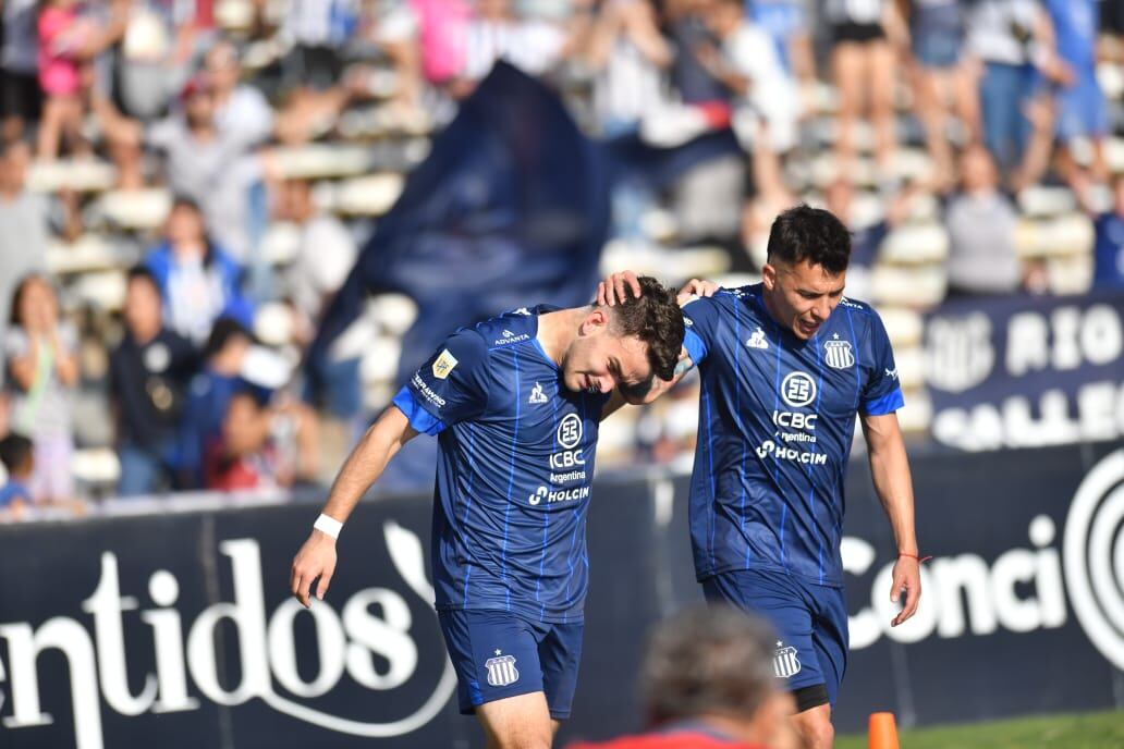 Valentín Depietri marcó un golazo de contragolpe para darle la ventaja a Talleres sobre Racing en el estadio Kempes, por la fecha 15 de la Liga Profesional. (Javier Ferreyra / La Voz)